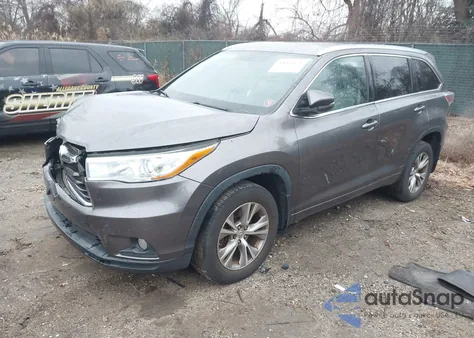2015 Toyota Highlander Xle V6 z USA, uszkodzony, nr VIN 5TDJKRFH6FS159725